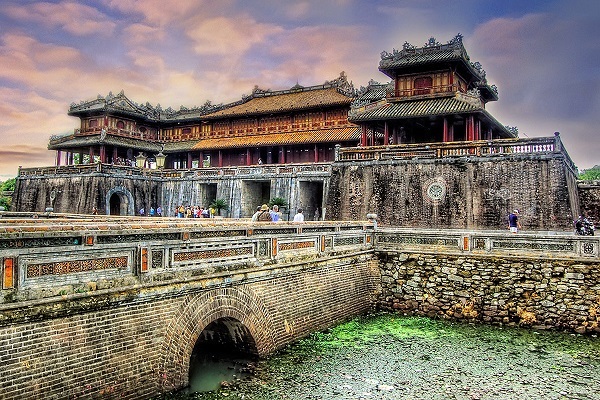 du lich hue, kinh thanh hue, dai noi hue